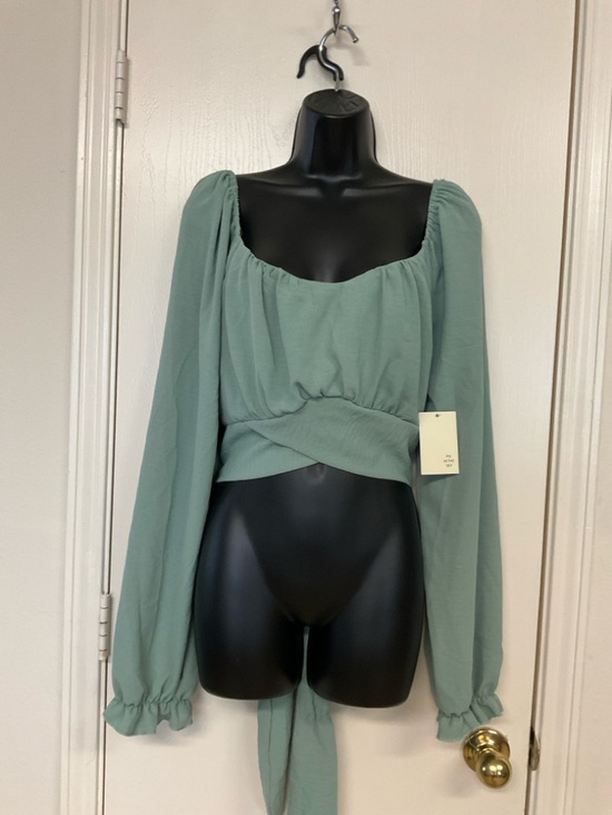 Tops - Women's Sage Green Long Sleeve Square-Neck Cropped Blouse